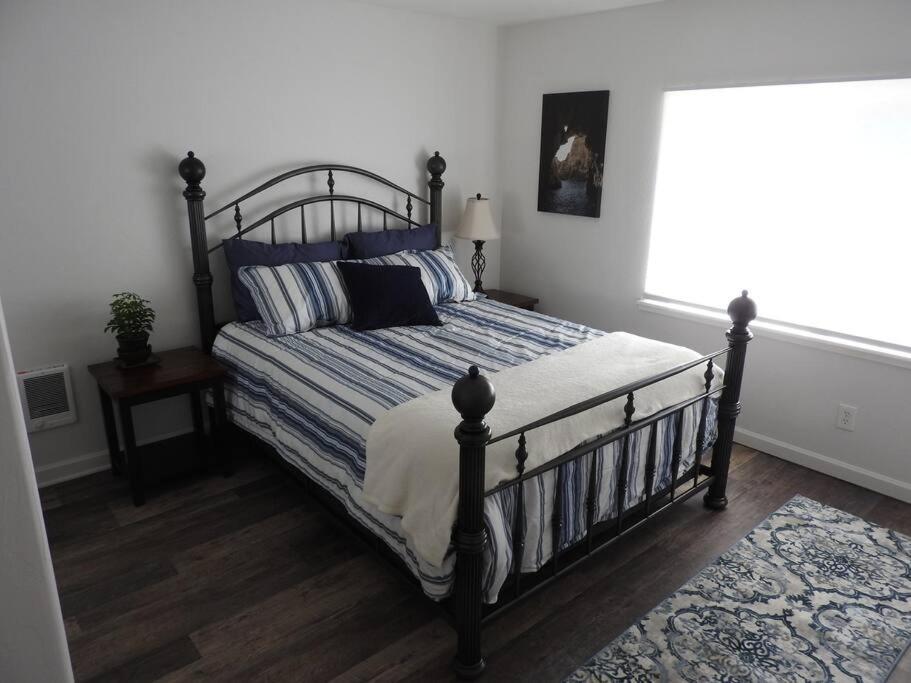 Coastal Charm: Sw Oregon Home On 2+ Quiet Acres Carpenterville Luaran gambar