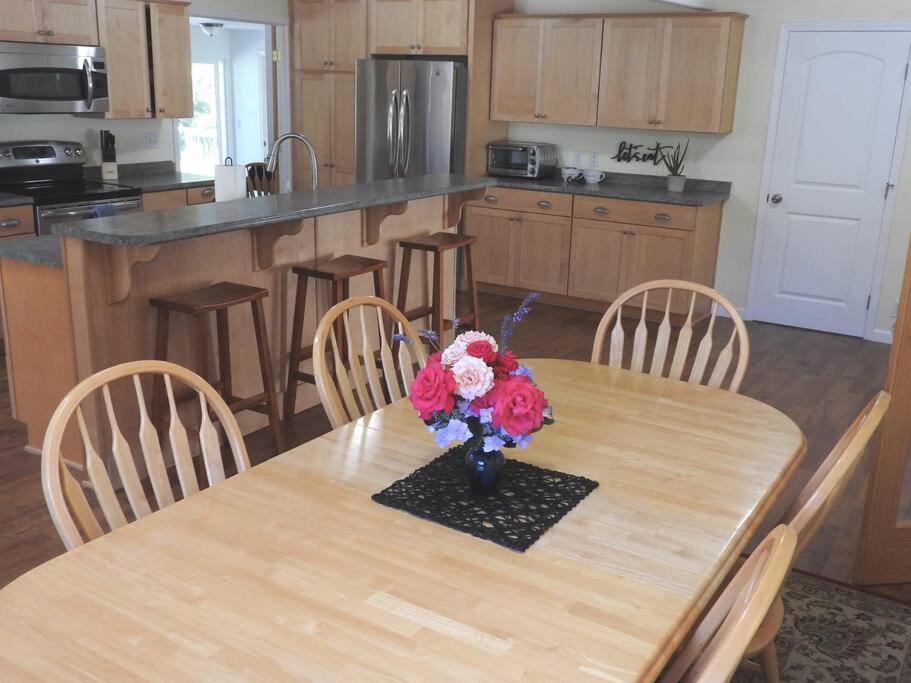 Coastal Charm: Sw Oregon Home On 2+ Quiet Acres Carpenterville Luaran gambar